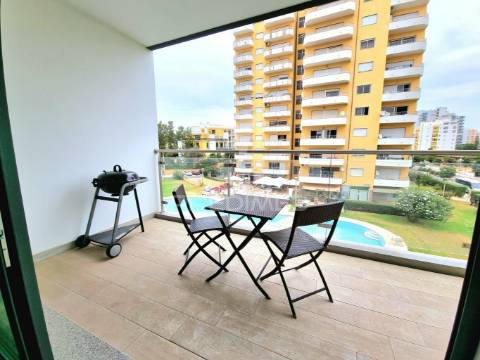 Apartamento t1 novo, piscina, garagem, a 200 metros da praia da rocha