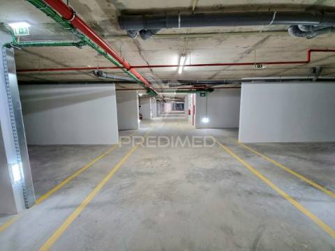 Apartamento t1 novo, piscina, garagem, a 200 metros da praia da rocha