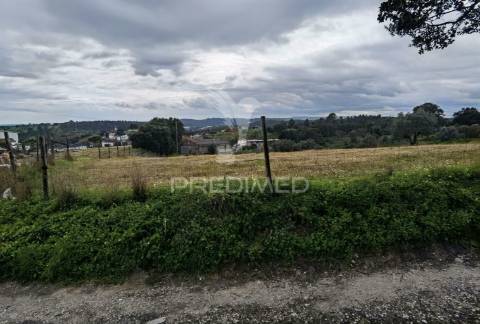 Terreno urbano com pavilhão, monsanto / alcanena