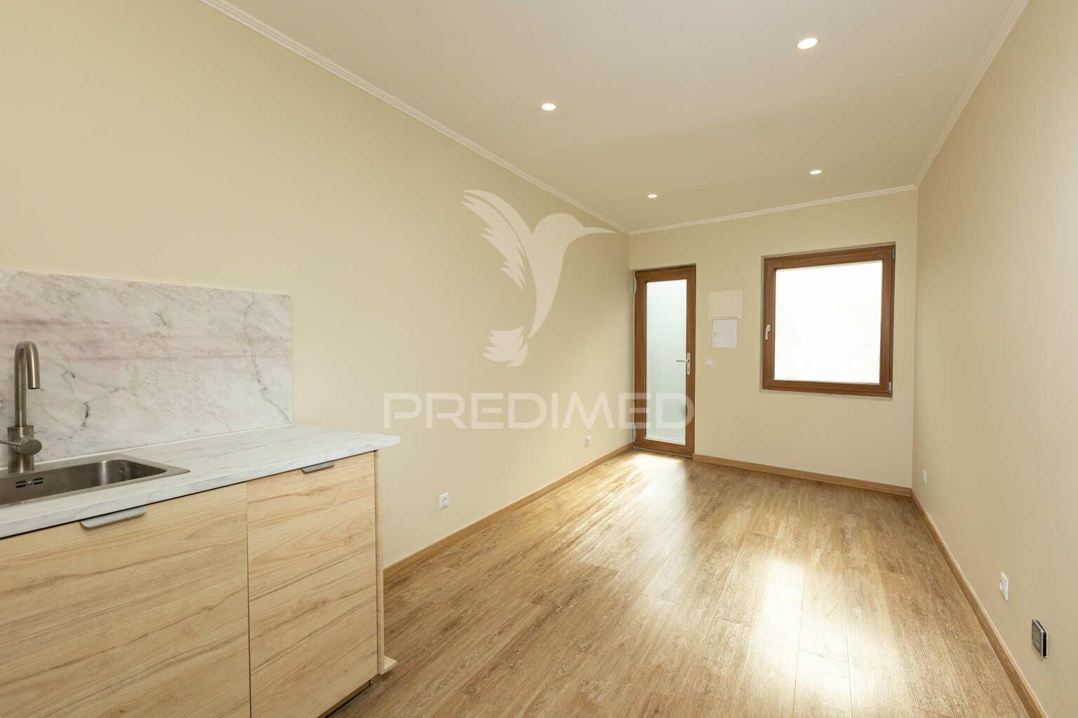 Moradia t4 com pátio e jardim
