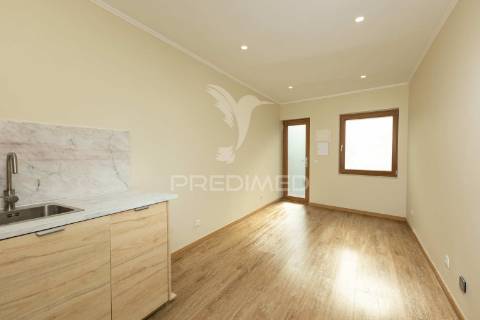 Moradia t4 com pátio e jardim