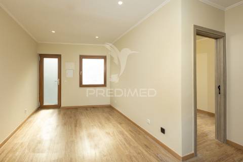 Moradia t4 com pátio e jardim