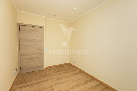 Moradia t4 com pátio e jardim