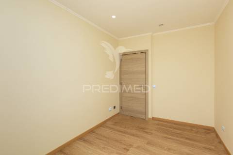 Moradia t4 com pátio e jardim