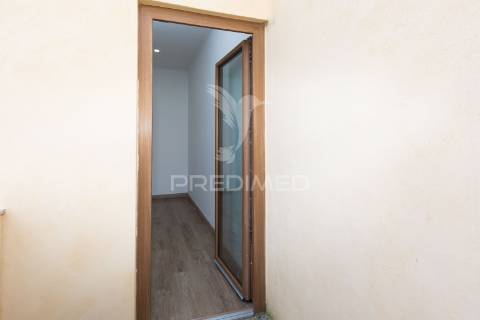 Moradia t4 com pátio e jardim