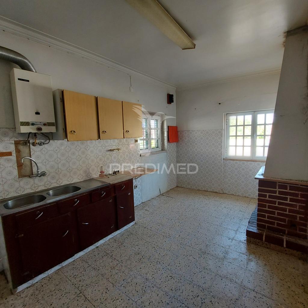Moradia térrea t3, arneiro das milhariças, santarém.