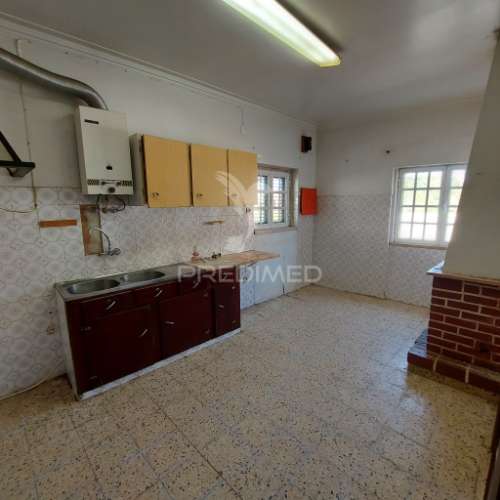 Moradia térrea t3, arneiro das milhariças, santarém.