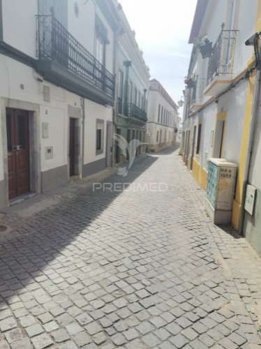 Moradia para recuperar zona historica
