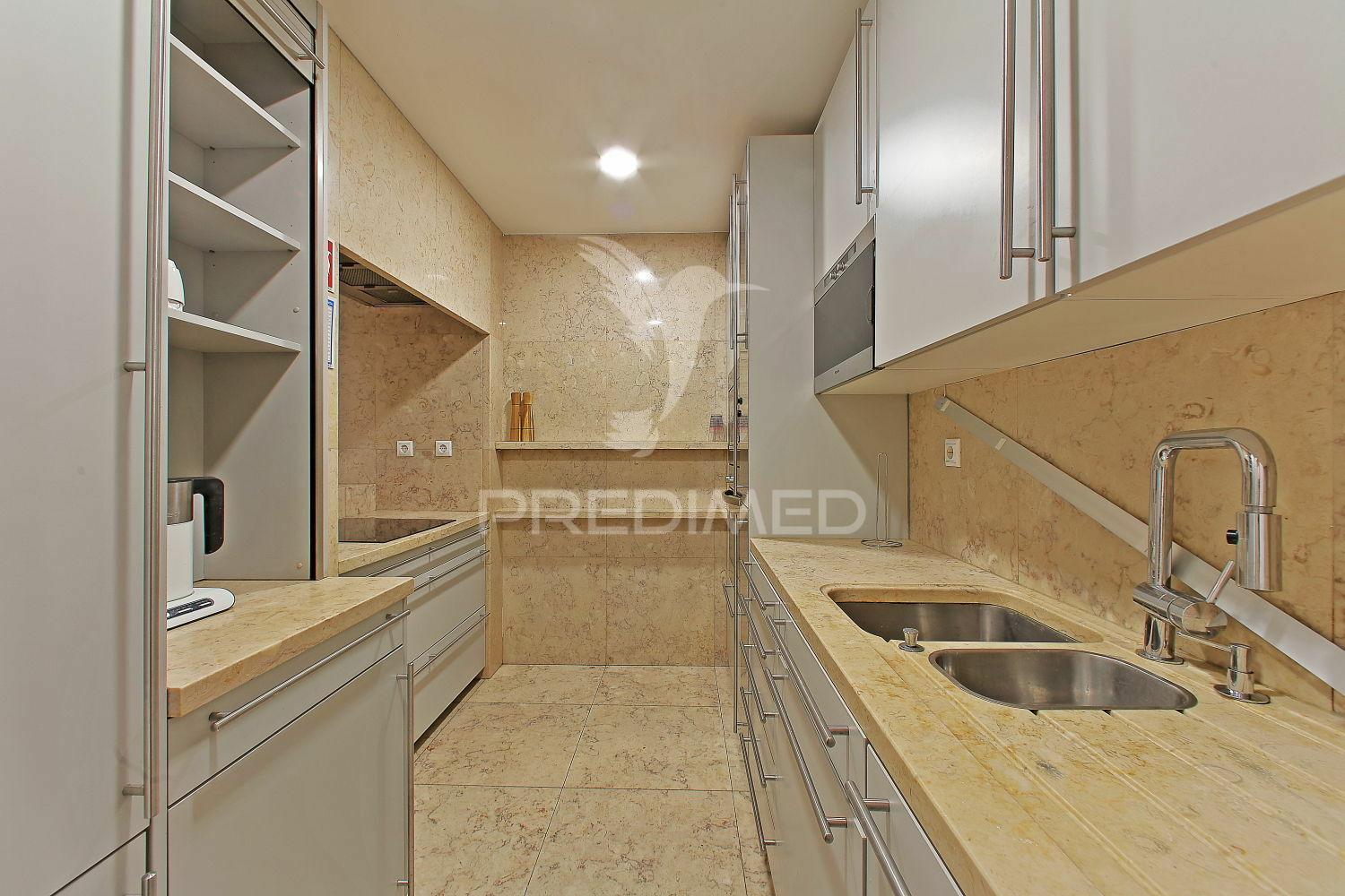 Charming t3+3 | patio 35m2 | chiado
