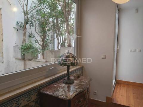 Charming t3+3 | patio 35m2 | chiado
