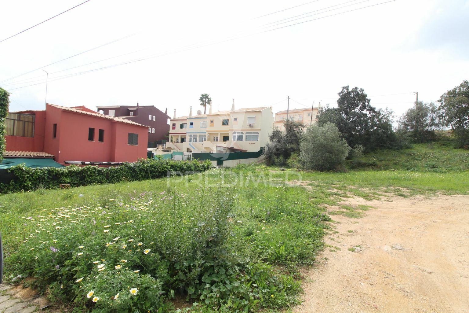 Loteamento urbano para 6 moradias, piscina e bar de apoio - algoz