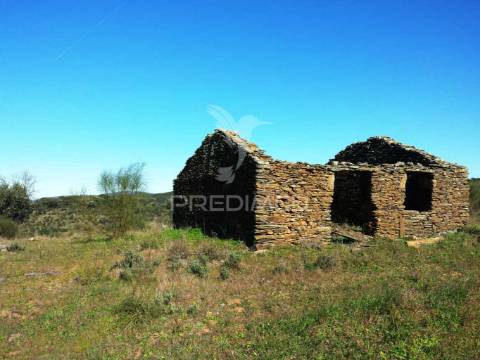 Magnifica herdade 39.700 hect com artigo urbano