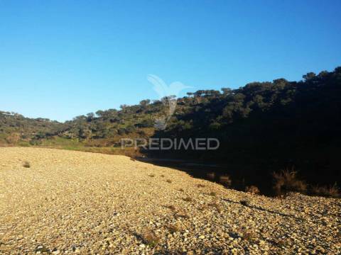 Magnifica herdade 39.700 hect com artigo urbano