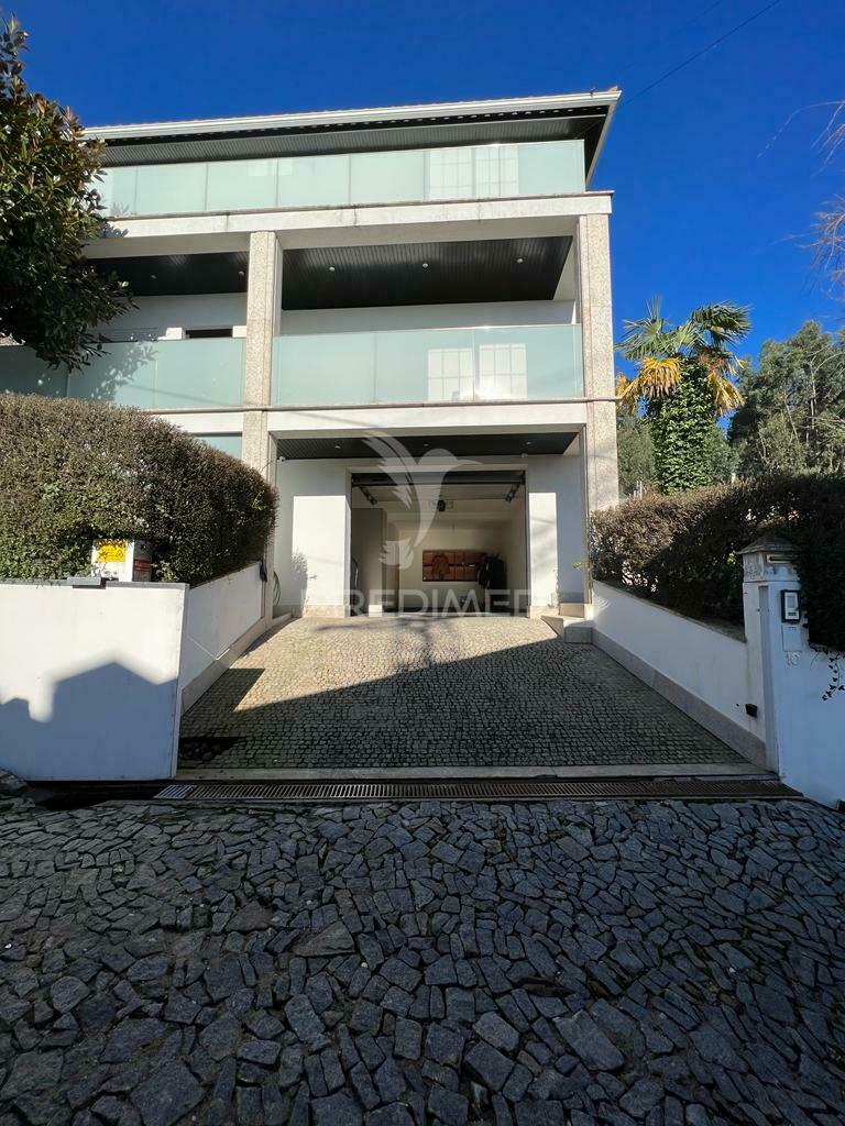 Moradia individual t3 - c/ piscina e cozinha regional