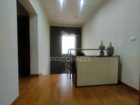 Moradia individual t3 - c/ piscina e cozinha regional
