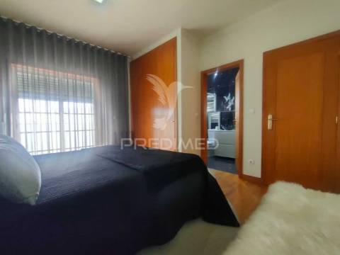 Moradia individual t3 - c/ piscina e cozinha regional