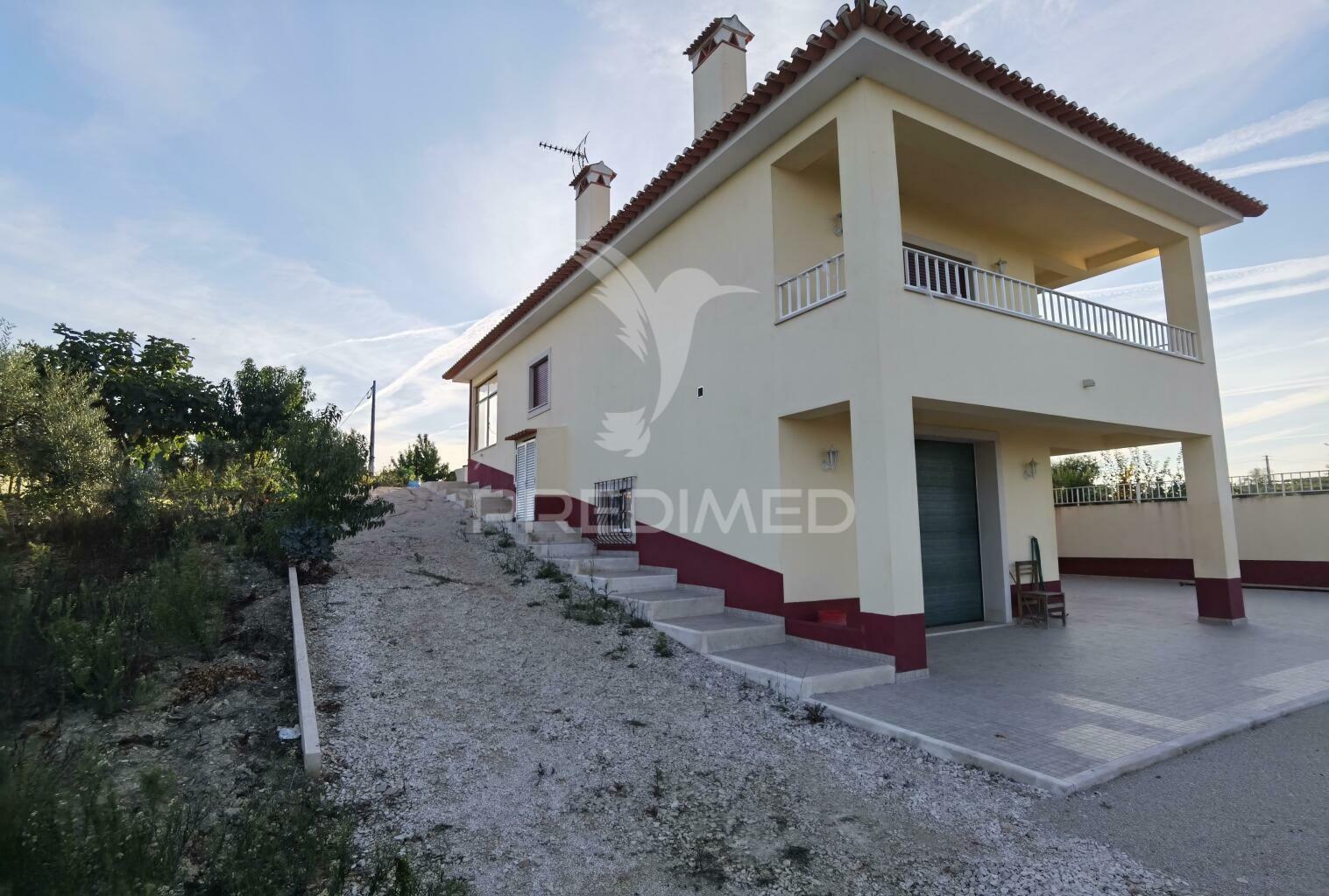 Moradia t3 com terreno, alcanhões / santarém