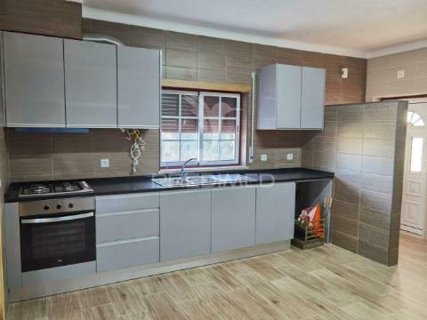 Moradia t3 com terreno, alcanhões / santarém
