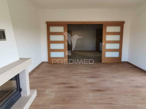 Moradia t3 com terreno, alcanhões / santarém