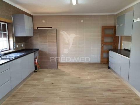 Moradia t3 com terreno, alcanhões / santarém