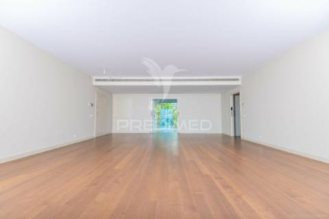 Apartamento t2 de luxo na estrada monumental