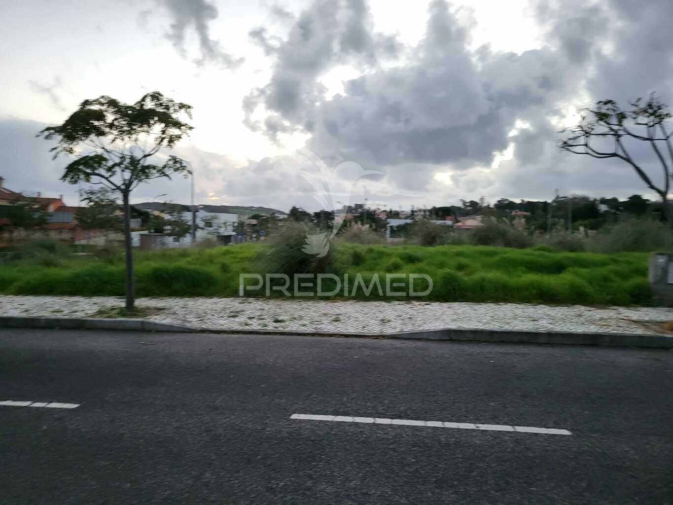 Lote c/ 216m2 em albarraque para moradia com 2 pisos + cv