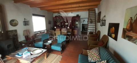 Quinta com 1,275ha com moradia t3 em alvito