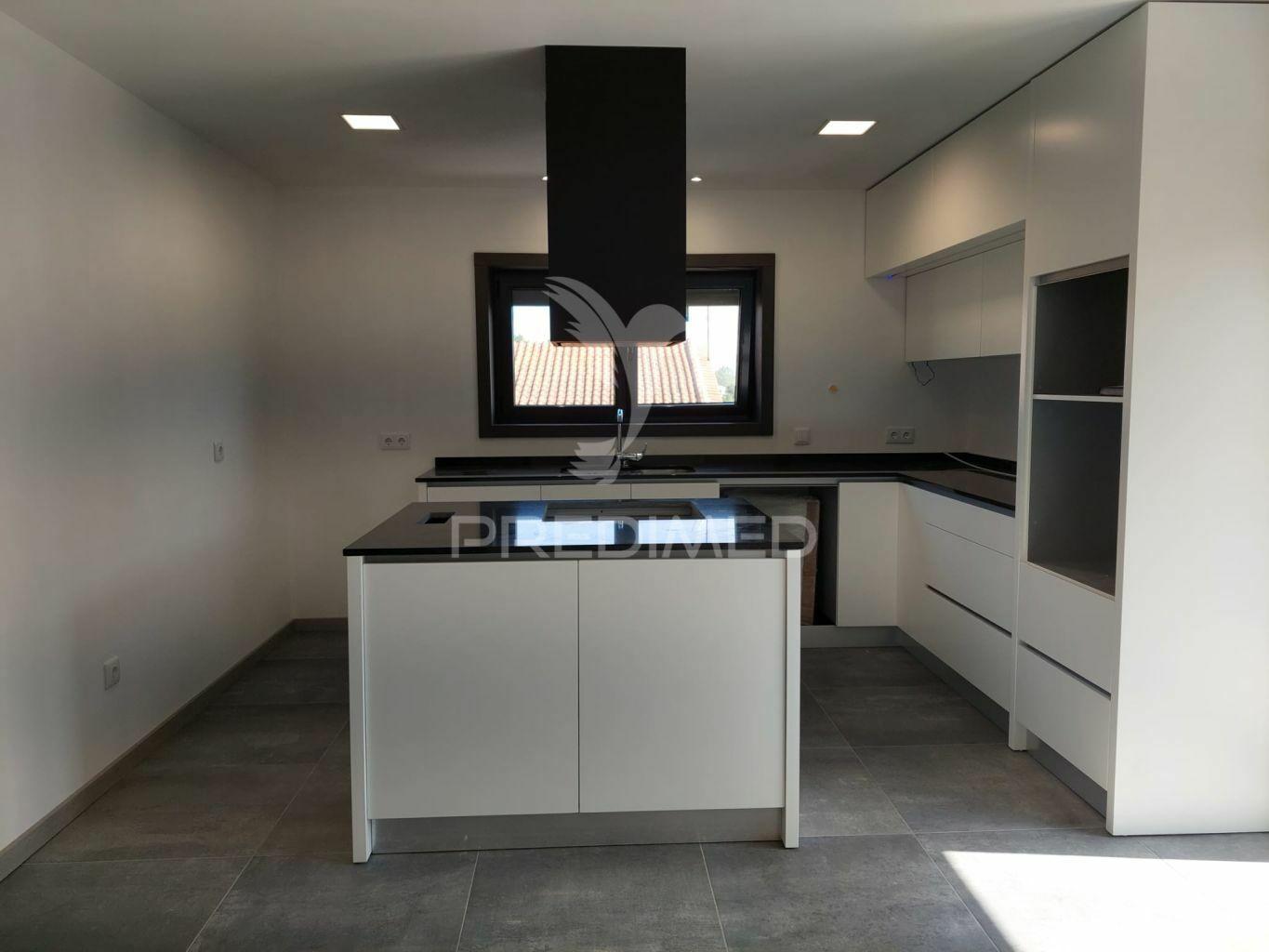 Moradia isolada t4 com 2 suites