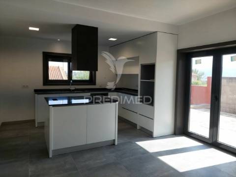 Moradia isolada t4 com 2 suites