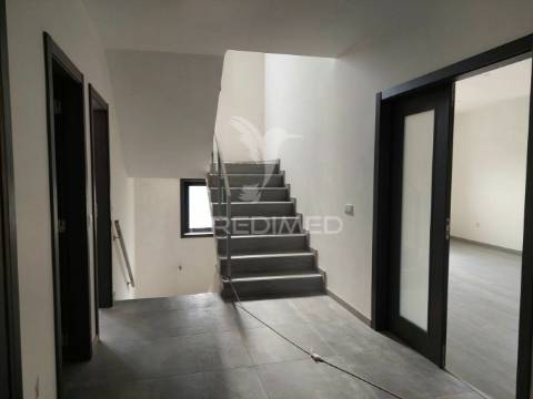Moradia isolada t4 com 2 suites