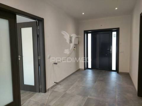 Moradia isolada t4 com 2 suites
