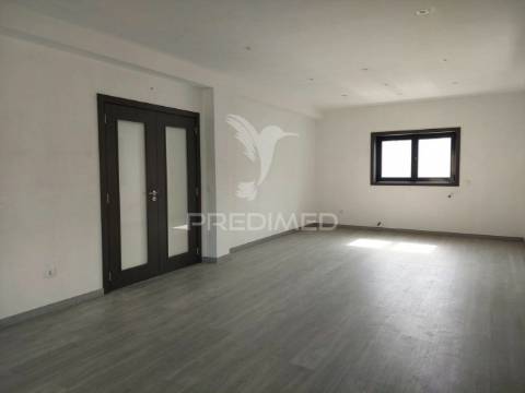 Moradia isolada t4 com 2 suites