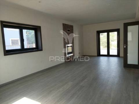 Moradia isolada t4 com 2 suites