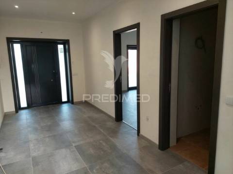 Moradia isolada t4 com 2 suites