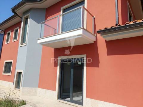 Moradia isolada t4 com 2 suites