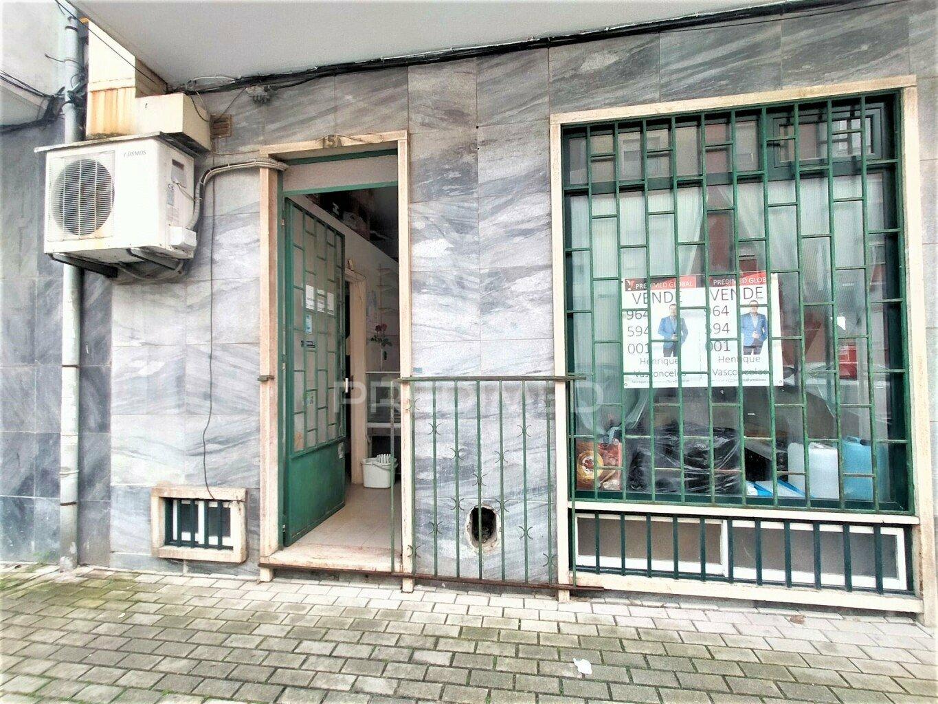 Churrasqueira | remodelada | águas livres | damaia