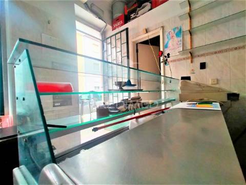 Churrasqueira | remodelada | águas livres | damaia