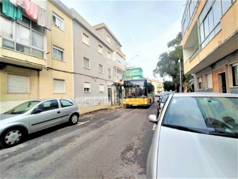 Churrasqueira | remodelada | águas livres | damaia