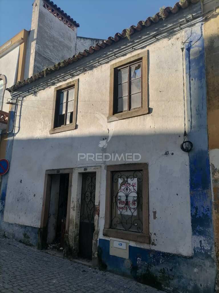 Moradia em ruína em alpalhão