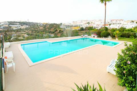 Apartamento t2, páteo, albufeira,