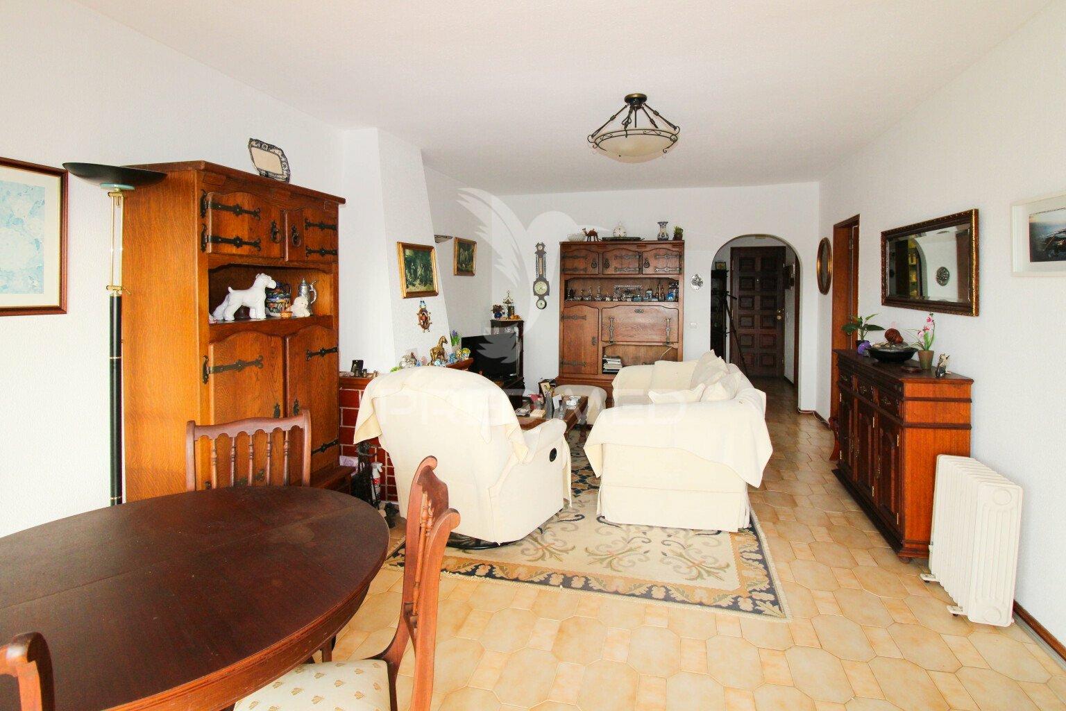 Apartamento t2, páteo, albufeira,