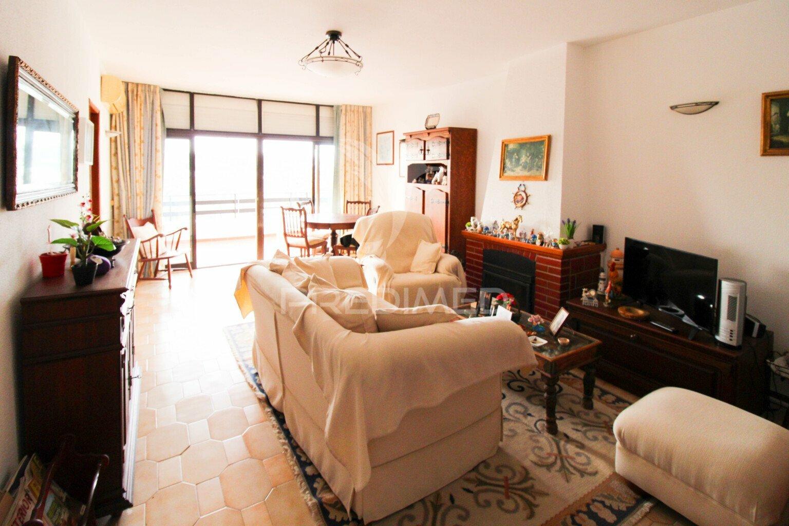Apartamento t2, páteo, albufeira,