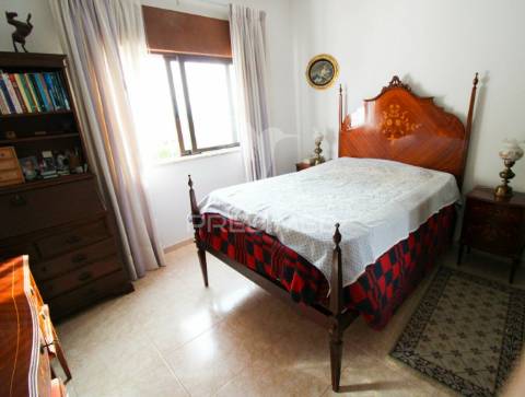 Apartamento t2, páteo, albufeira,