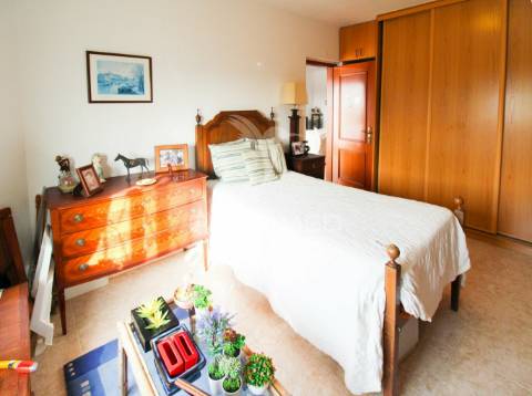 Apartamento t2, páteo, albufeira,