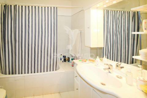 Apartamento t2, páteo, albufeira,