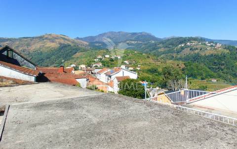 Conjunto de 3 casas em santa marta de penaguião