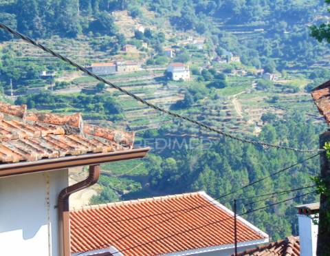 Conjunto de 3 casas em santa marta de penaguião
