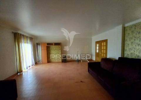 Moradia t4 | remodelada | carregado