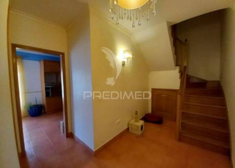 Moradia t4 | remodelada | carregado
