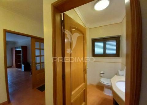 Moradia t4 | remodelada | carregado